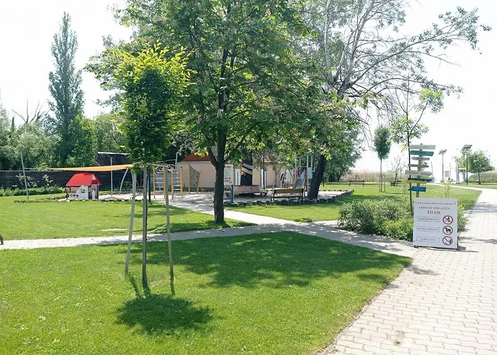 Nosztalgia Дом отдыха Балатонкенезе